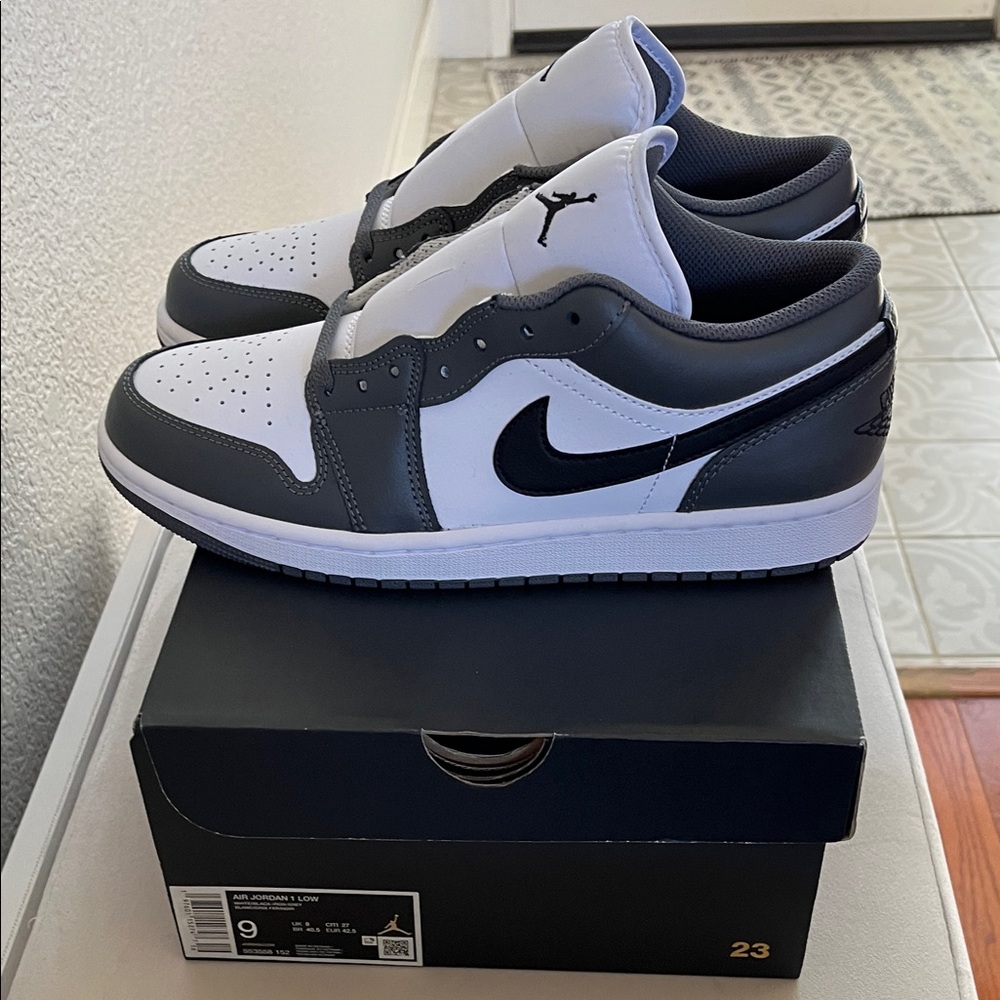 Nike Air Jordan 1 Low Gray and White Sneakers Size 9 Men’s - Picture 7 of 7